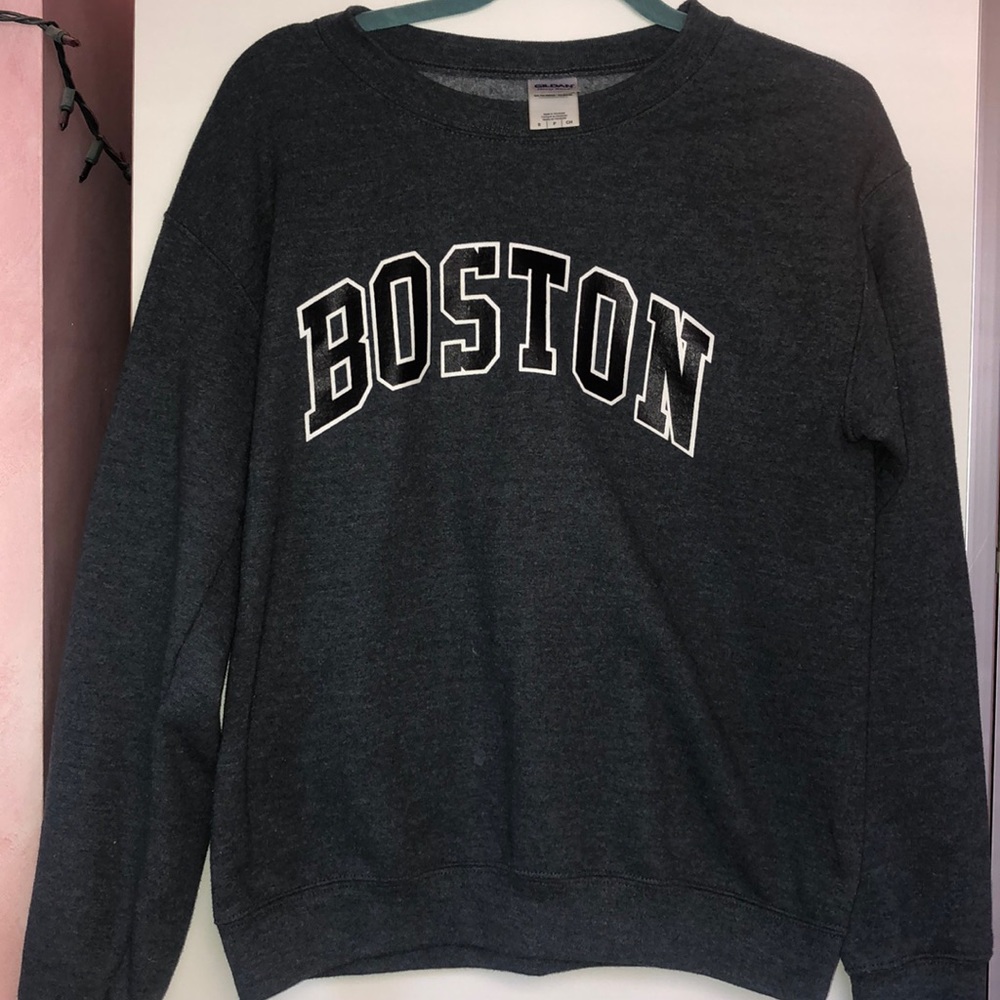 BOSTON crew neck
